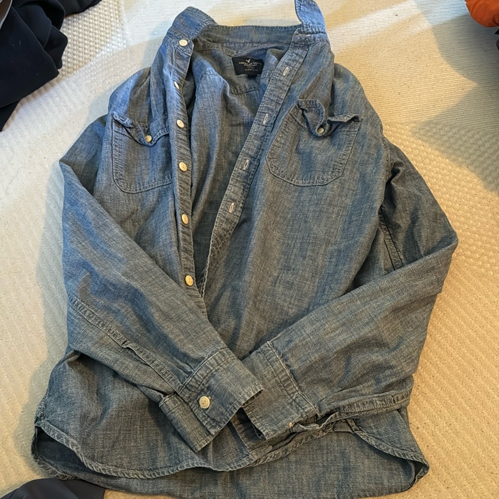 American eagle casual button